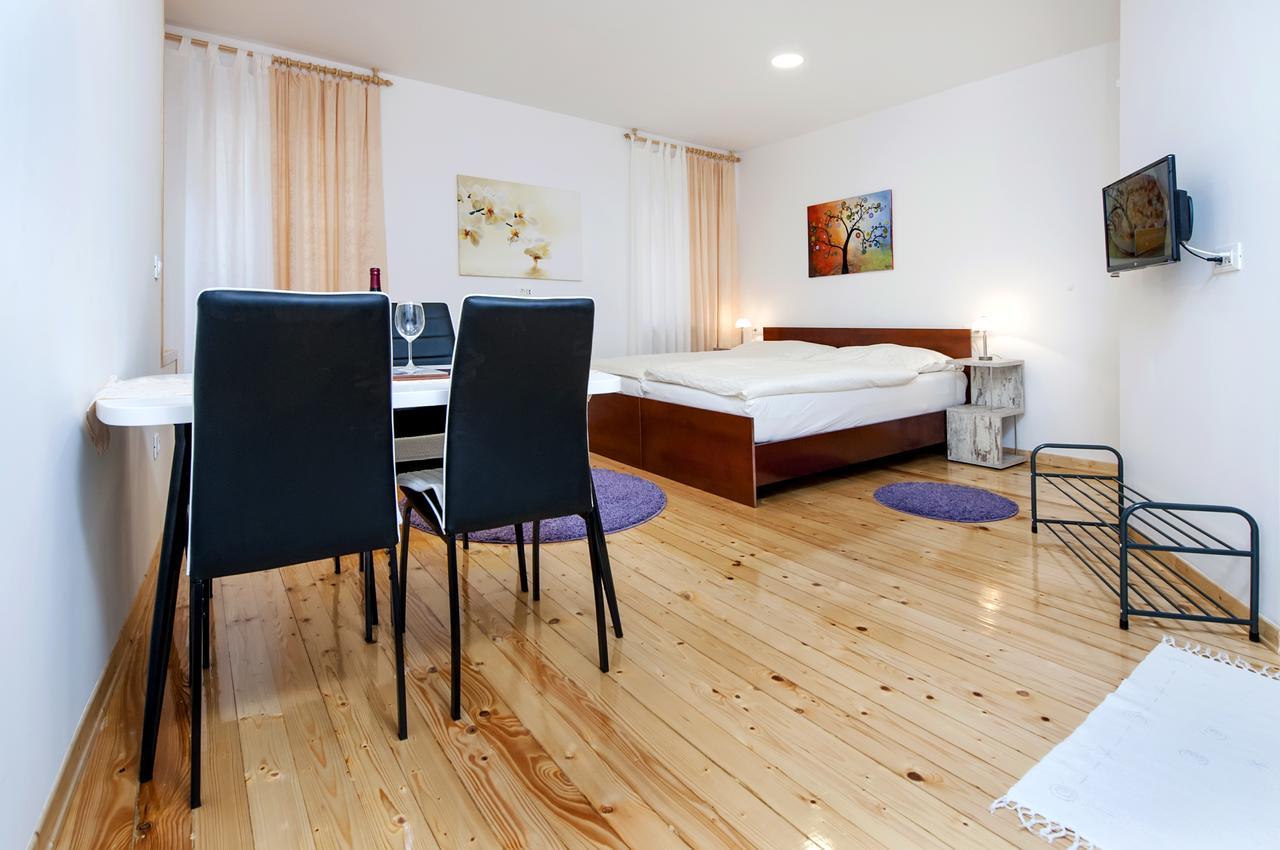La Svalba Rooms&Studios Rovinj Exterior foto